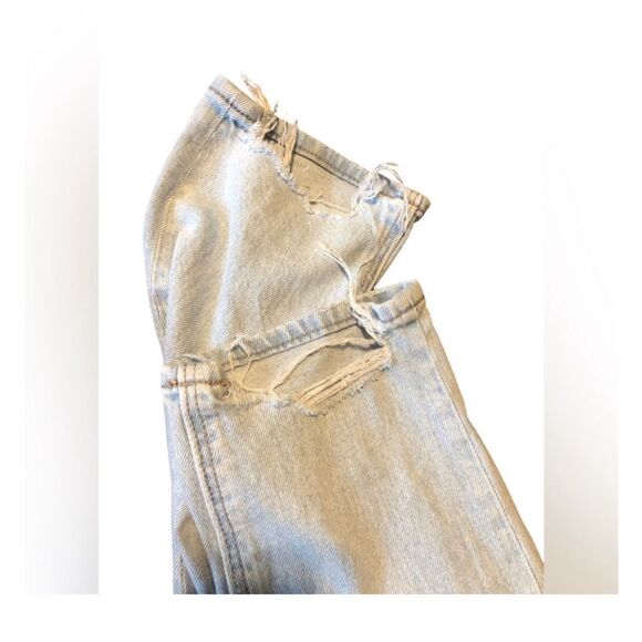 American eagle light wash distressed mom jeans size 8 - Picture 2 of 3